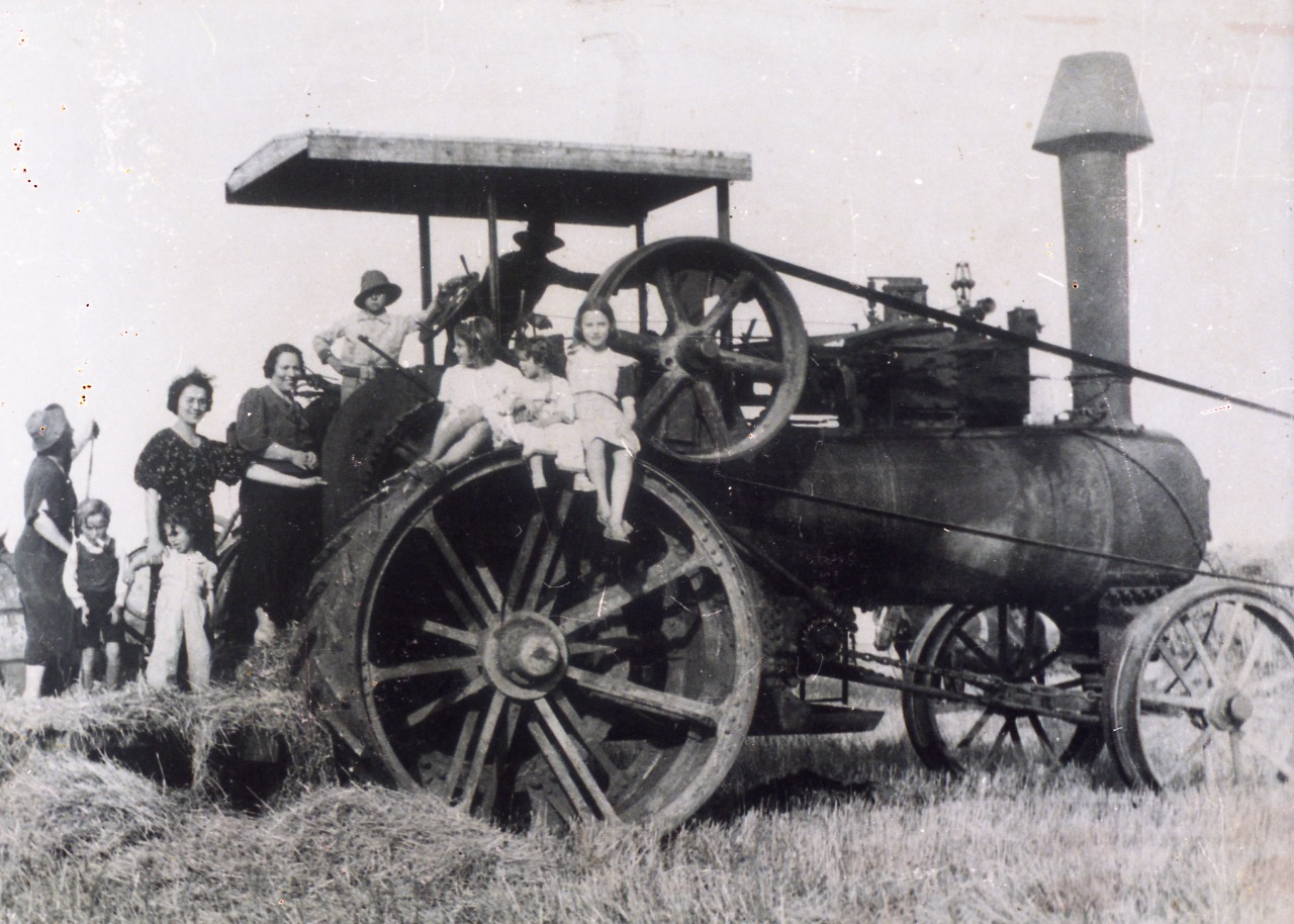 TRACTOR